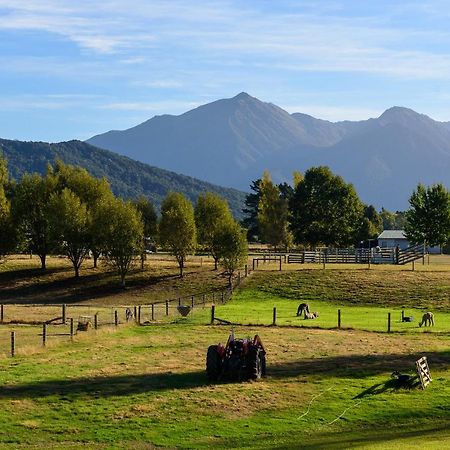 Kepler Mountain View Villa Manapouri Exterior photo