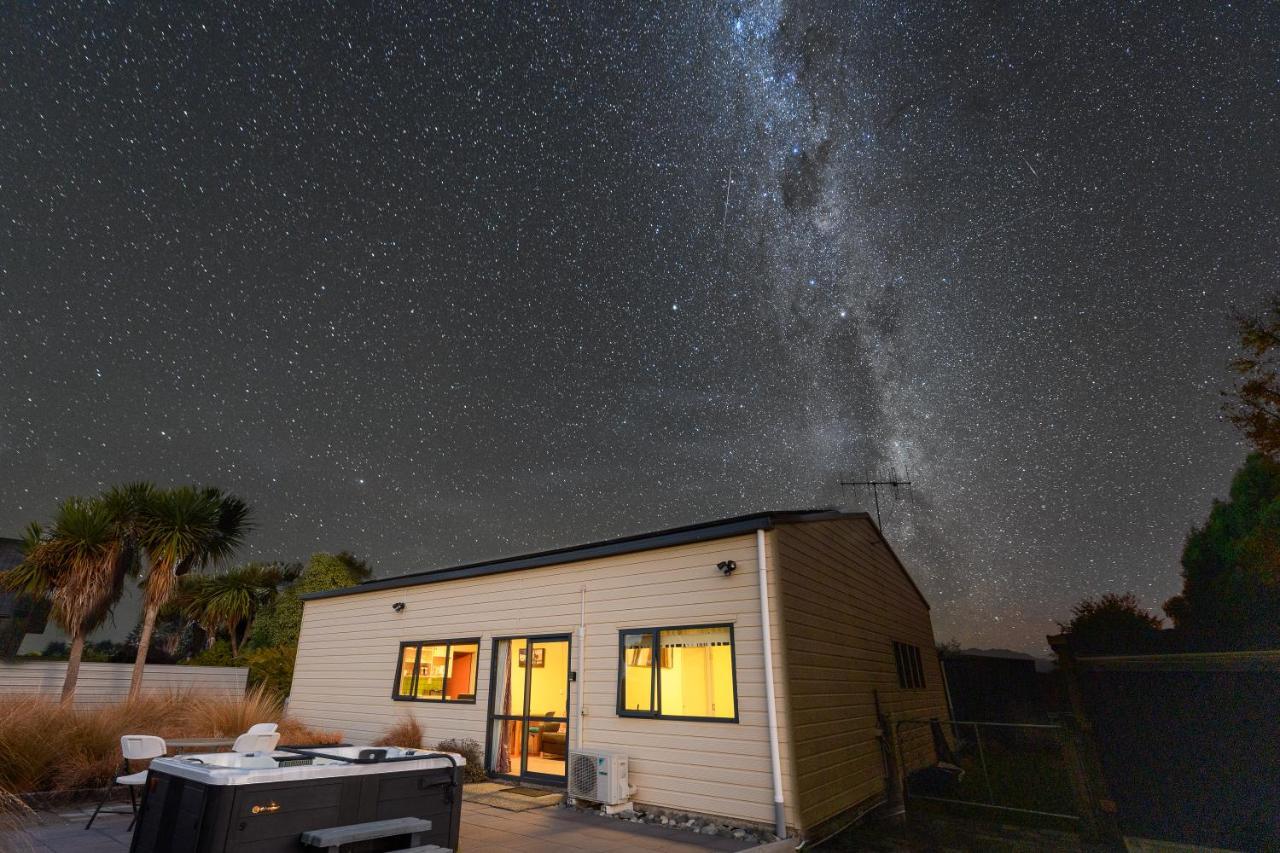 Kepler Mountain View Villa Manapouri Exterior photo