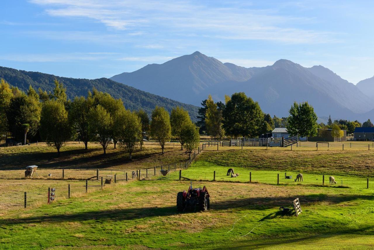 Kepler Mountain View Villa Manapouri Exterior photo